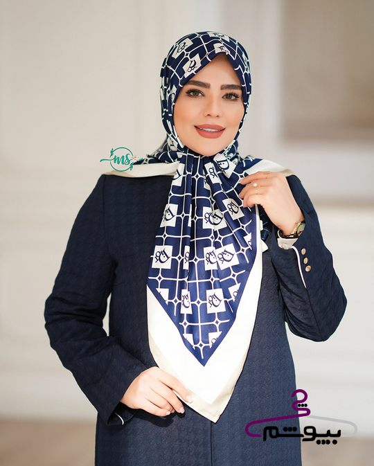 روسری طرح دیور مربعی سرمه ای